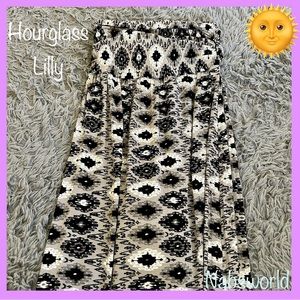 BNWOT: Hourglass Lilly black/white/gray ruched bodice strapless maxi dress🌞